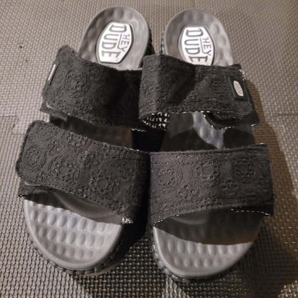 *3/$25* Women's Hey Dude Black Platform Sandals, Size 7 - Picture 2 of 4